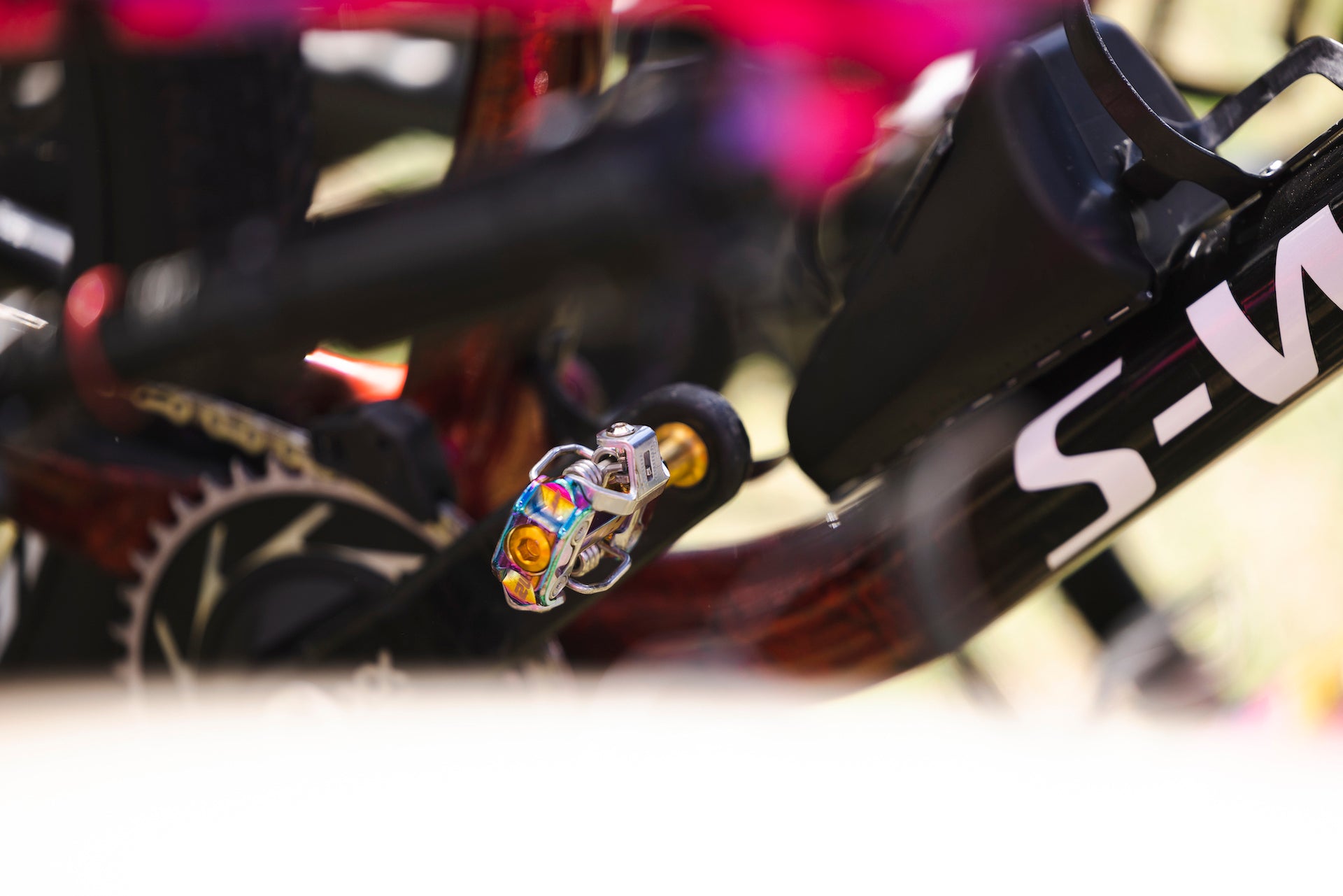 BOTTOM BRACKETS